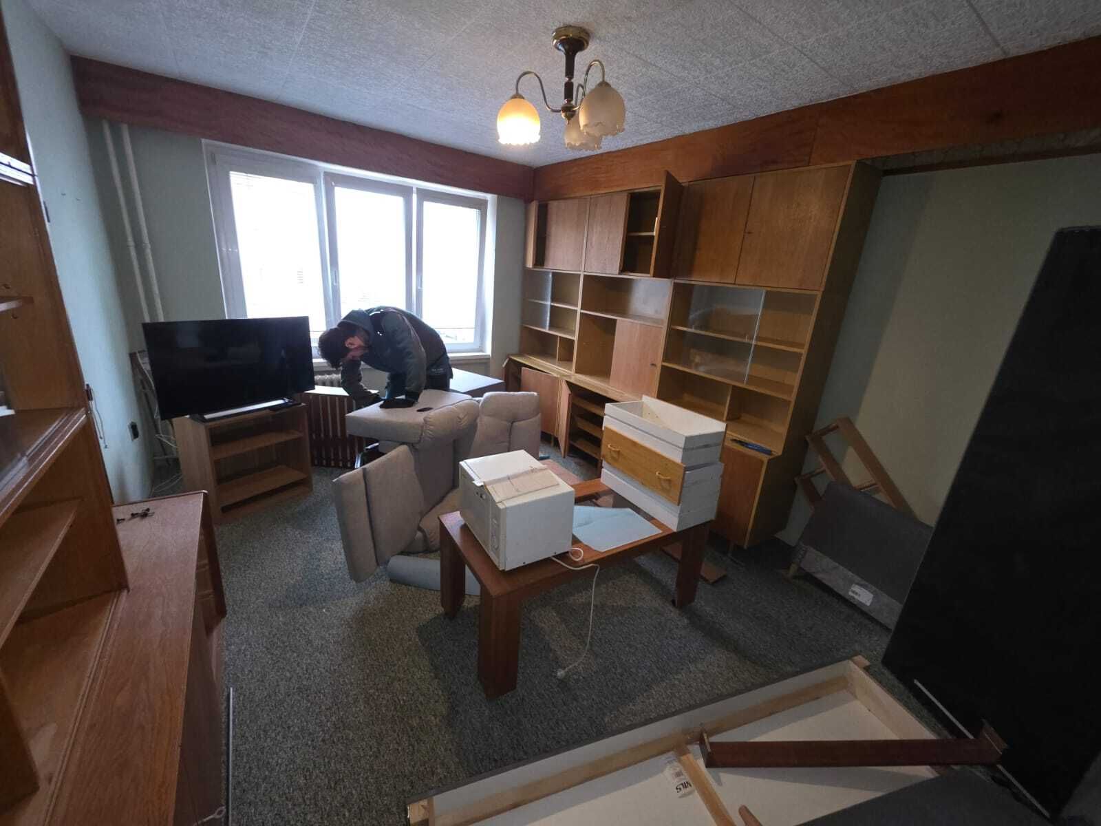 009:
Vyklízení bytu