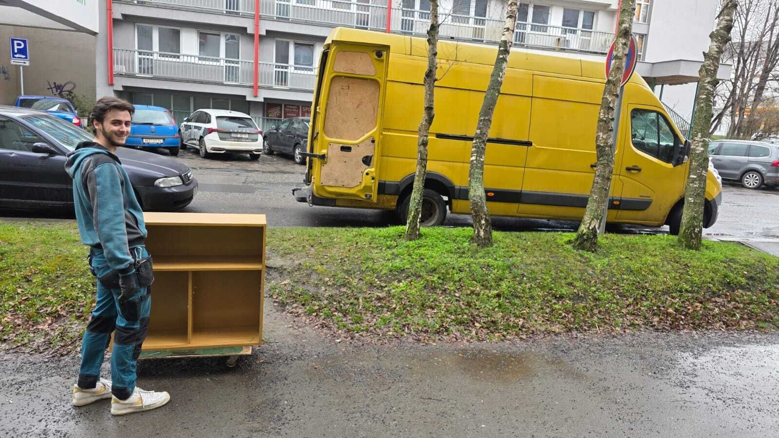 012:
Vyklízení bytu